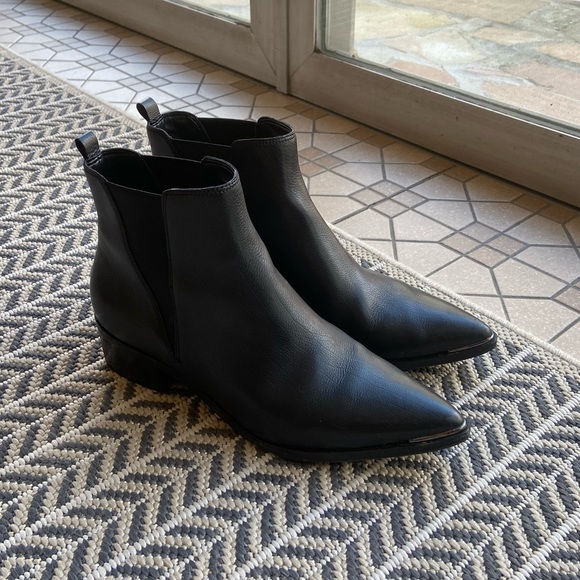 Marc fisher Yale womens black leather pointy ankle boots - Picture 2 of 12